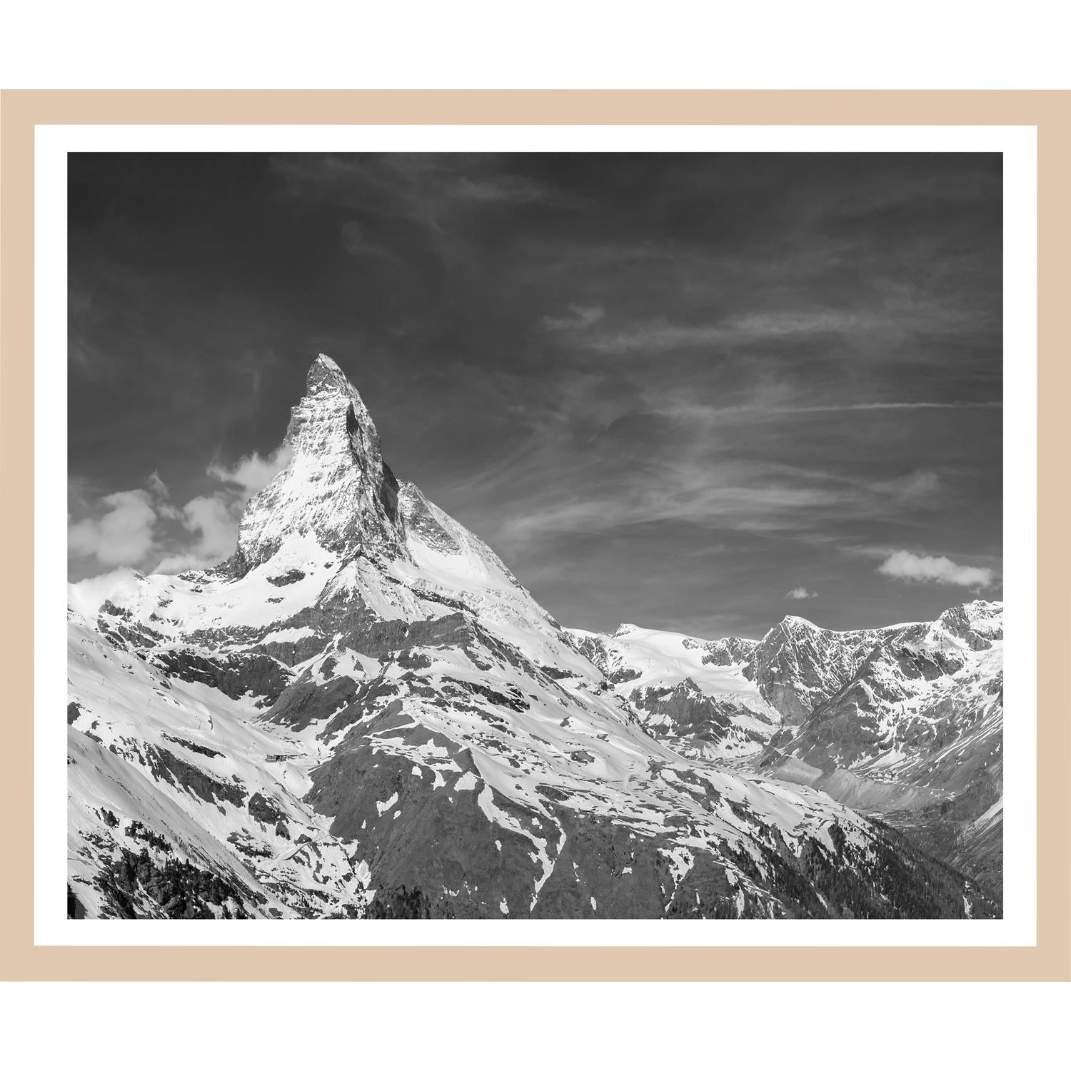 Gerahmtes Bild Snow Mountain Online - Stilvolle Kunstwerke kaufen – queence | Kunstdrucke
